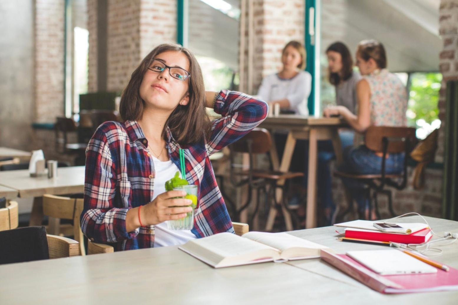 Команда технической поддержки в офисе
